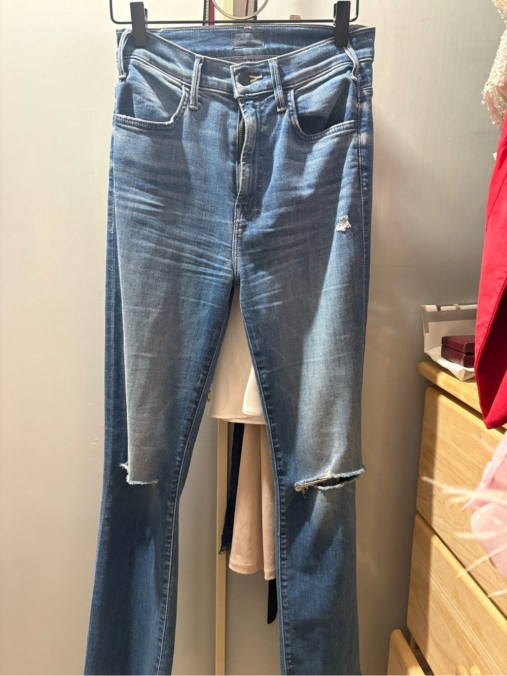 MOTHER hustler ankle fray in wash Can’t stop staring